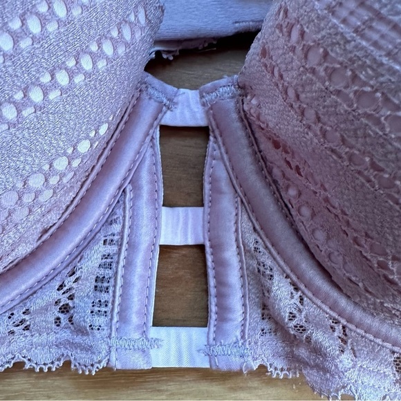Victoria’s Secret Lace Lined Plunge Bra - Picture 2 of 6
